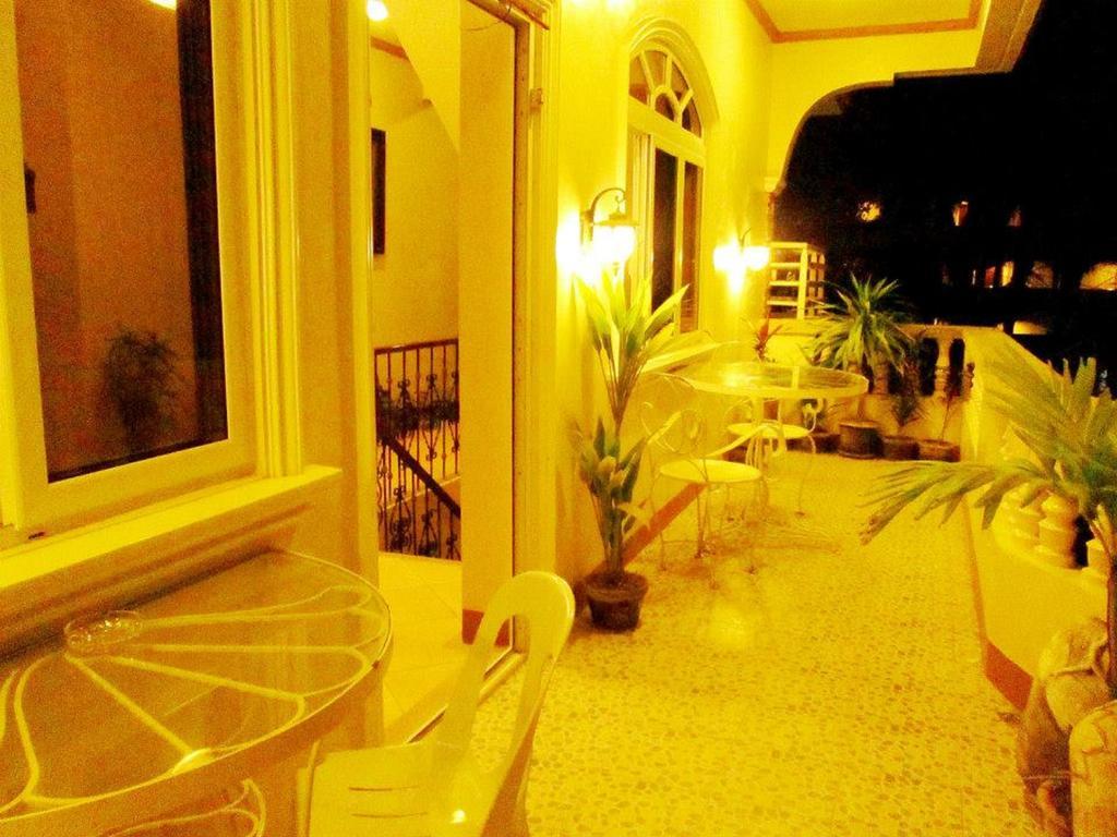 Casa D' Estrella Apartelle Balabag  Exterior foto