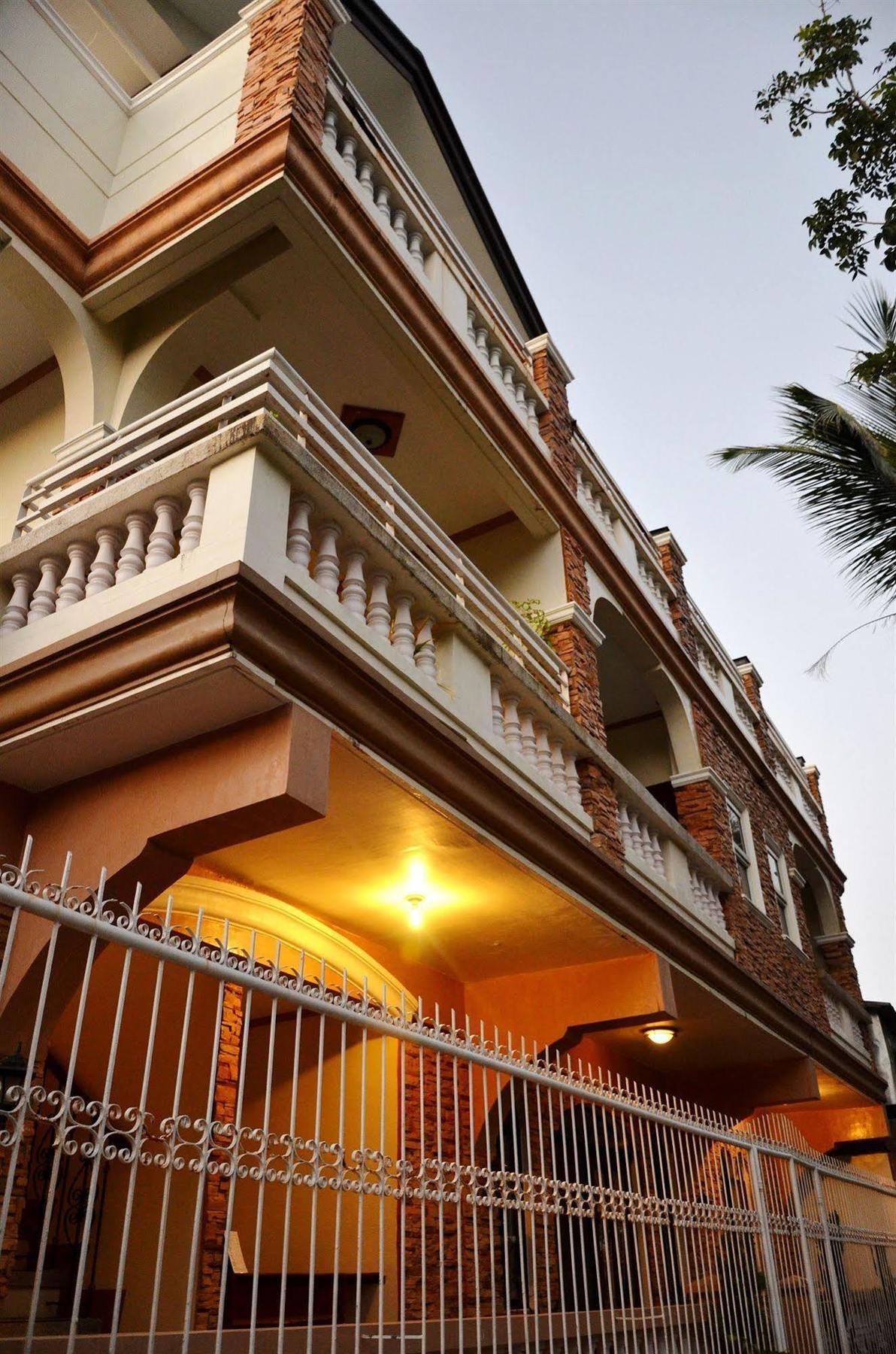 Casa D' Estrella Apartelle Balabag  Exterior foto