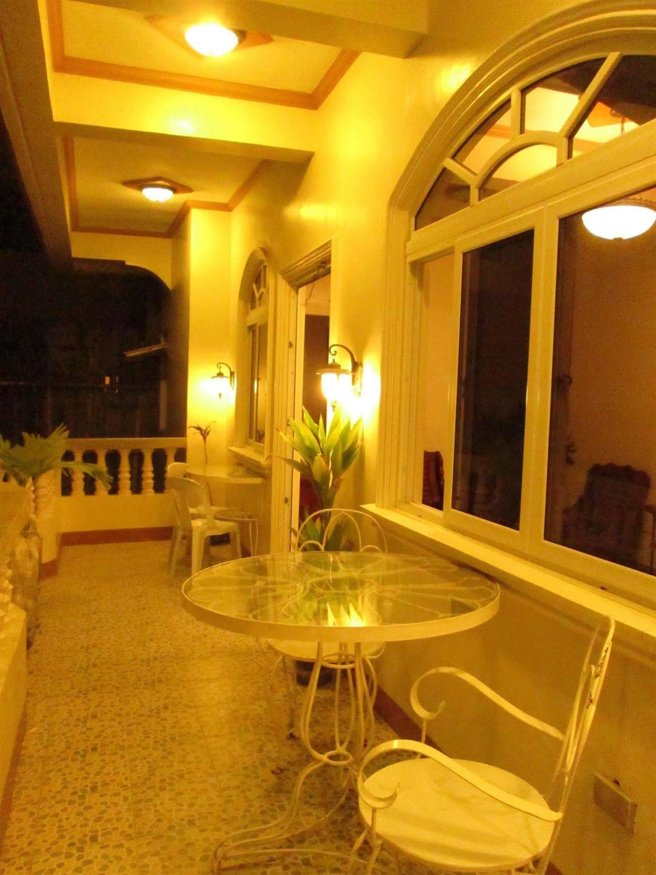 Casa D' Estrella Apartelle Balabag  Exterior foto
